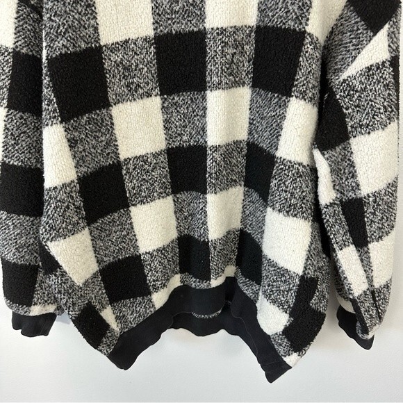 J.O.A. Black & White Buffalo Checkered Plaid Crew Neck Sweater Size Medium - Picture 9 of 16